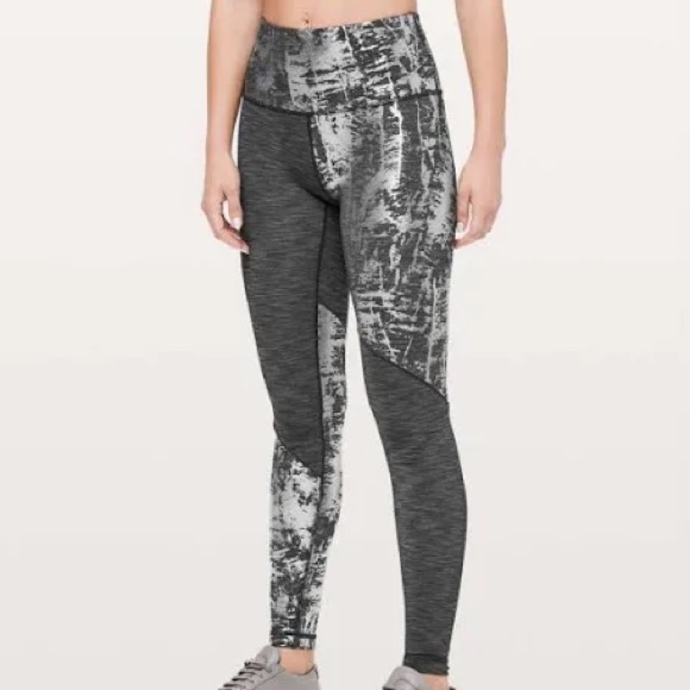 Lululemon foiled Stylish Gray Patterned Leggings … - image 3